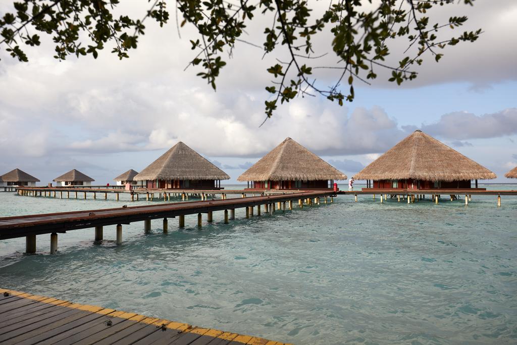 Adaaran Club Rannalhi,best affordable maldives resorts,where to stay in maldives,where to stay in maldives which island is best (1)