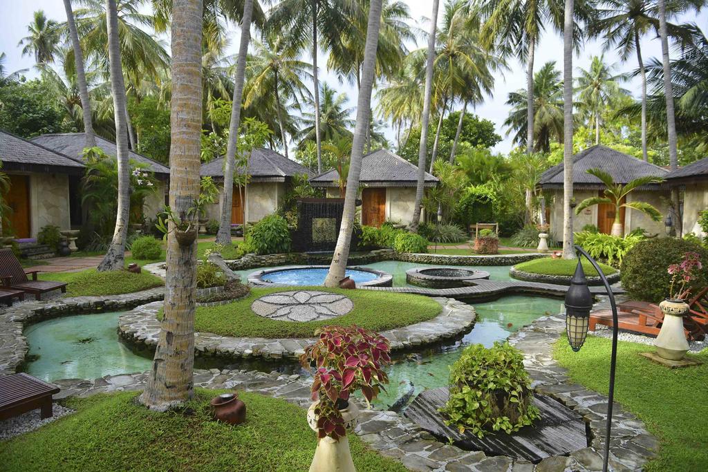Bandos Island Resort & Spa,best affordable maldives resorts,where to stay in maldives,where to stay in maldives which island is best (1)