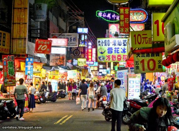 Fengjia Night Market food blog — What to eat at Fengjia Night Market ...