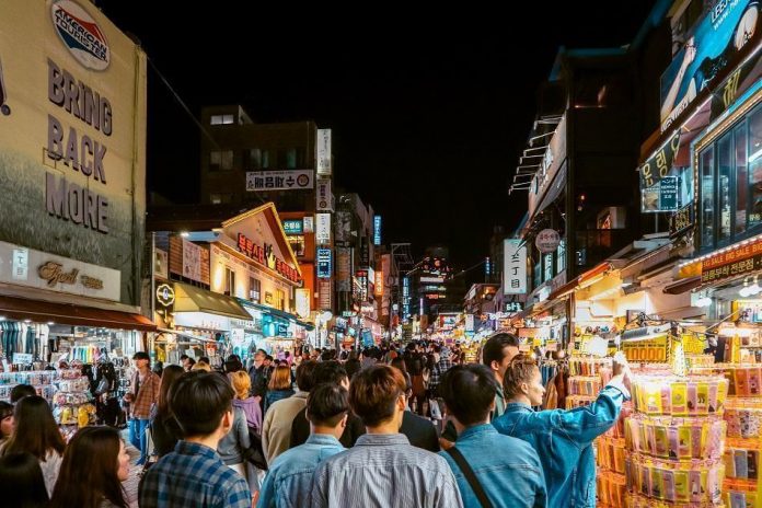 Hongdae travel blog — How to visit, what to do in Hongdae & what to eat ...