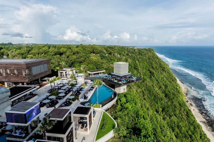 Uluwatu beach club — Top 5 most beautiful & best beach club in Uluwatu