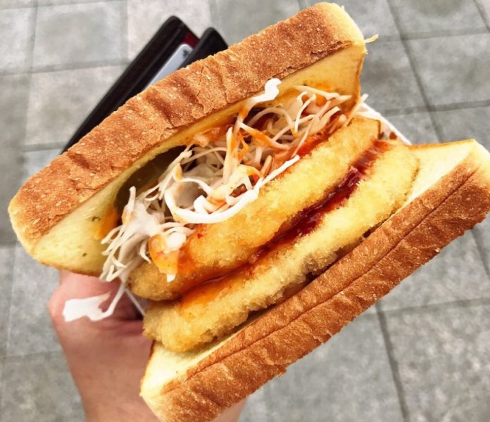 korean street toast,egg sandwich,myeongdong food blog,myeongdong food guide,myeongdong must eat