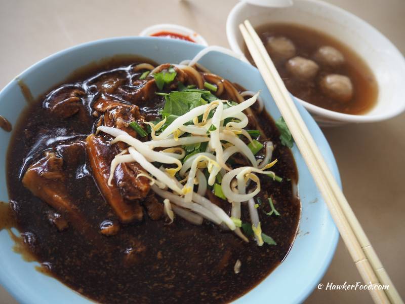 Beef noodle at Odeon,must try food in chinatown singapore,what to eat in chinatown singapore (1)