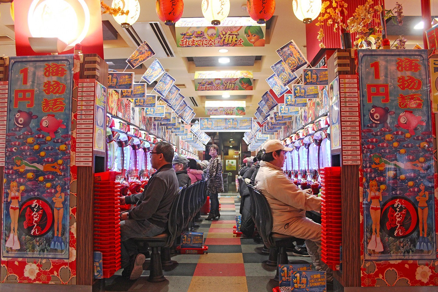 pachinko-parlour-arcade-japan