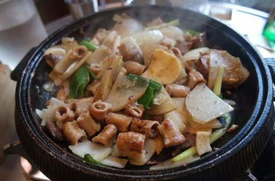 Ilbeonji Gopchang Kkomjangeo Korean BBQ,best street food area in seoul,where to eat korean street food in seoul,where to eat street food in seoul (1)