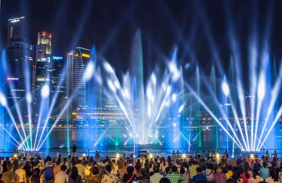 marina bay sand light show singapore,best place to go at night in singapore (1)