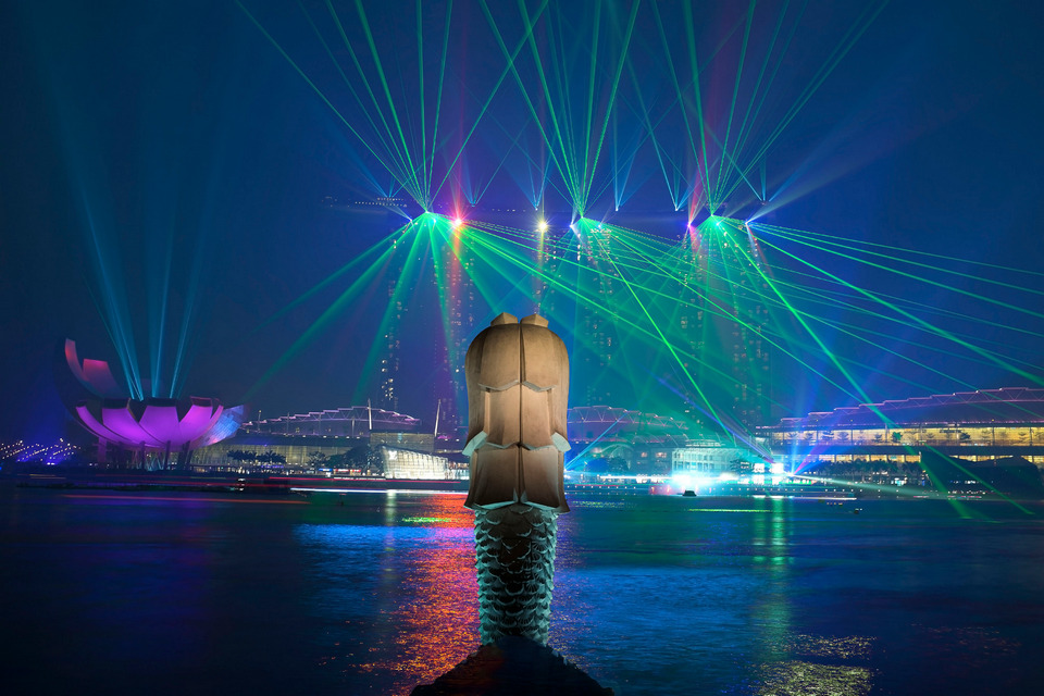 marina bay sand light show singapore,best place to go at night in singapore (1)