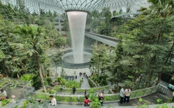 jewel changi airport review