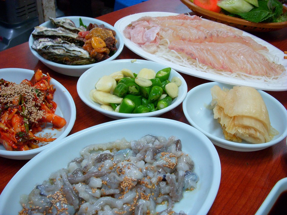 Hwae (Fresh Raw Fish with Salad) jeju (4)