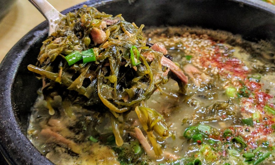 Jeju Momguk (seaweed soup, gulfweed soup) jeju (1)