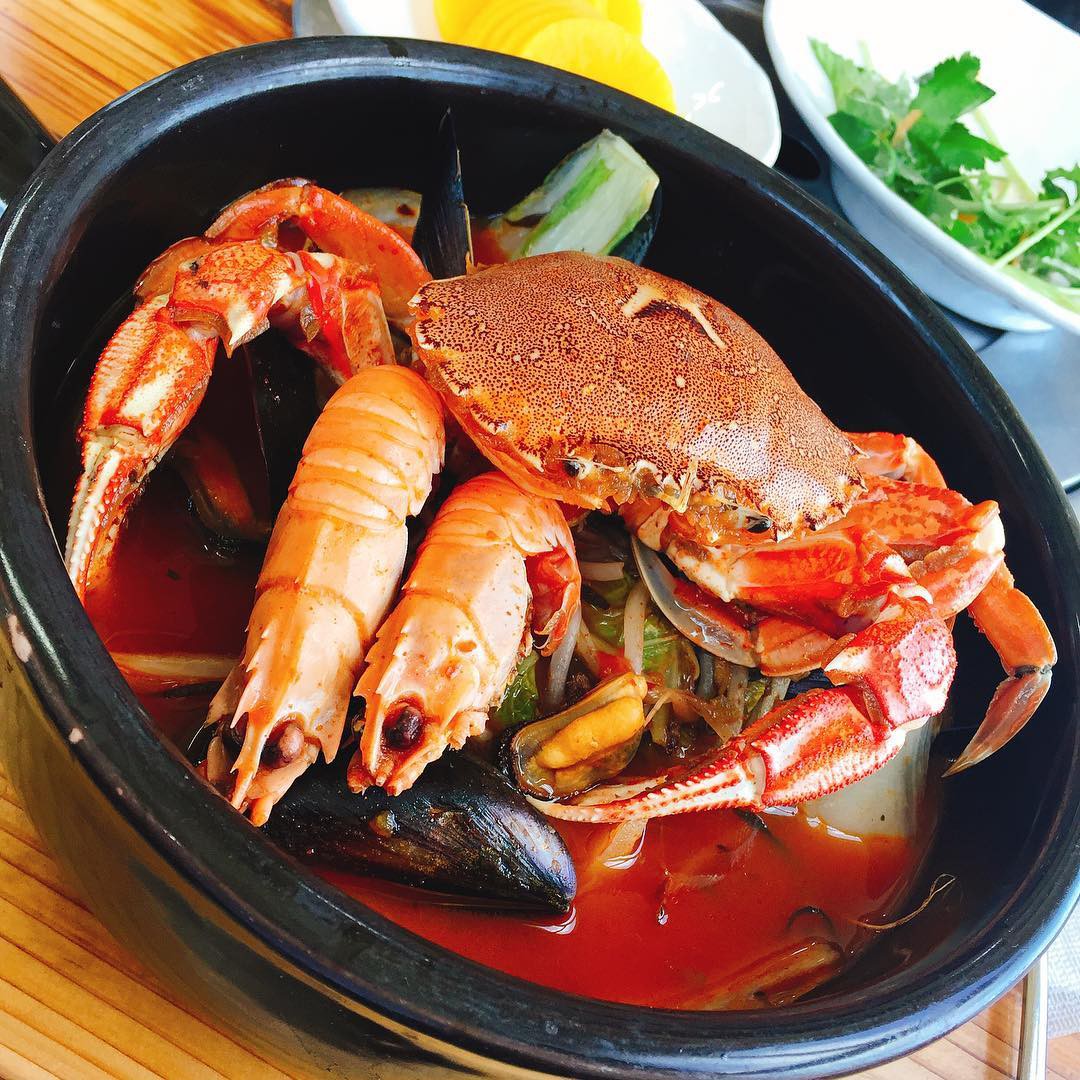 Jjamppong (Korean Spicy Seafood Noodle Soup) (1)