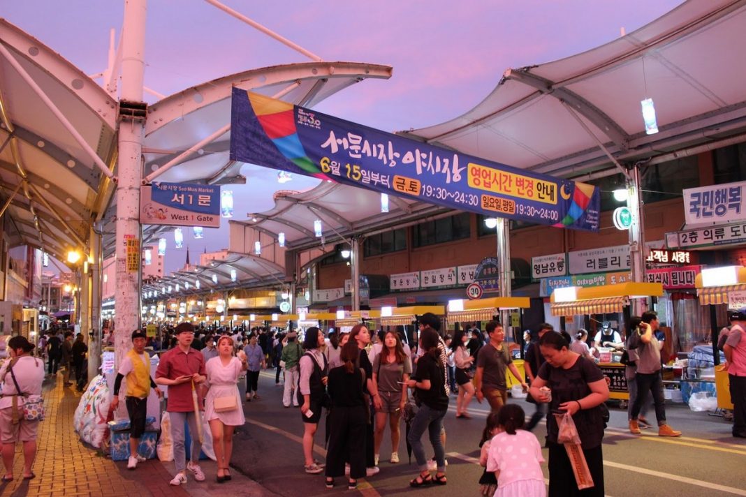 Seomun Market Jejuthings To Do At Night In Jeju 2 Living Nomads Travel Tips Guides 2514