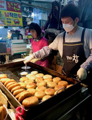 Must eat street food in Korea — Top 5 Korean street foods you must try ...