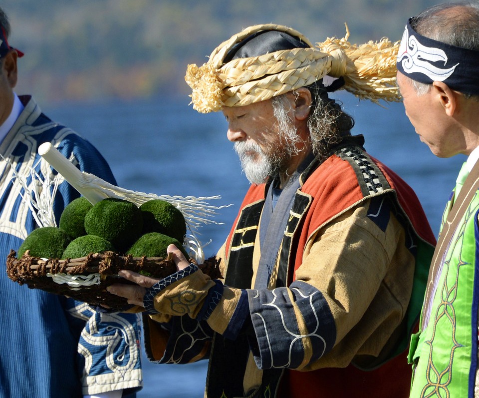 Marimo Festival at Lake Akan (2)