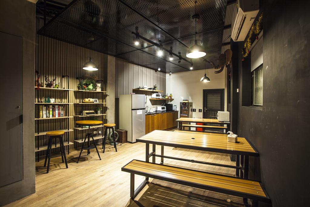 Budget hotel in Taichung Taiwan Park Hostel (1)