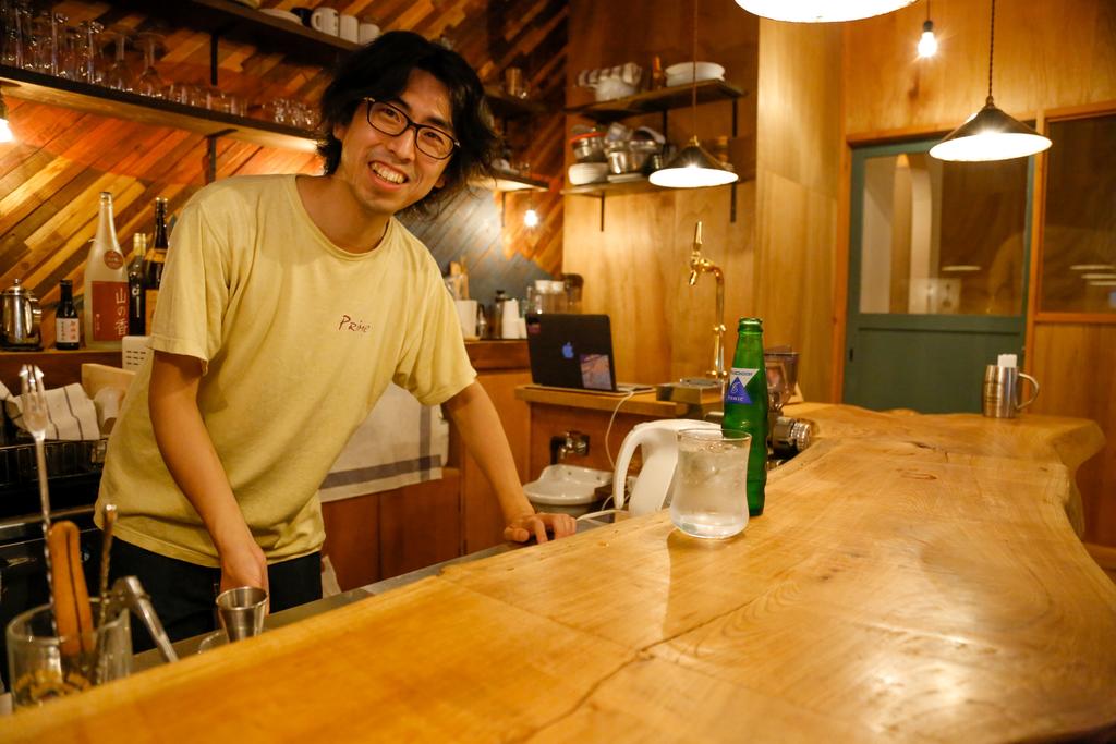 Cheapest hostel in Osaka Japan Coffee & Music Hostel LnK (1)