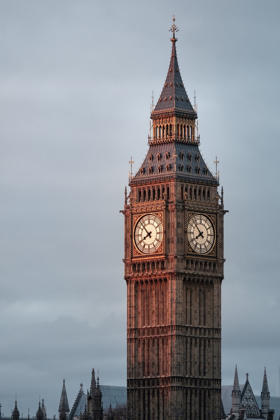 Must visit places in London Big Ben Clock Tower (3)