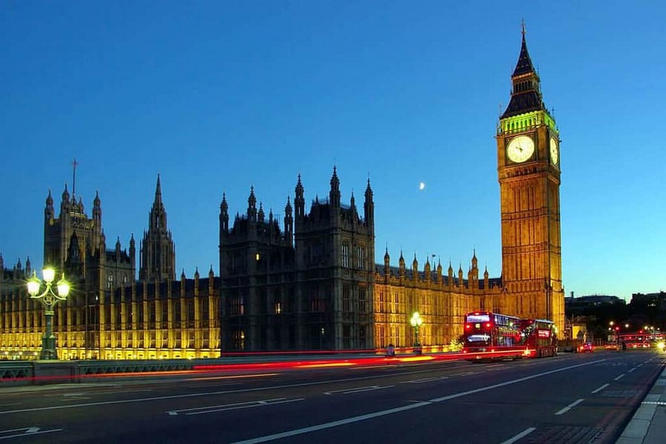 Must visit places in London Big Ben Clock Tower (7)