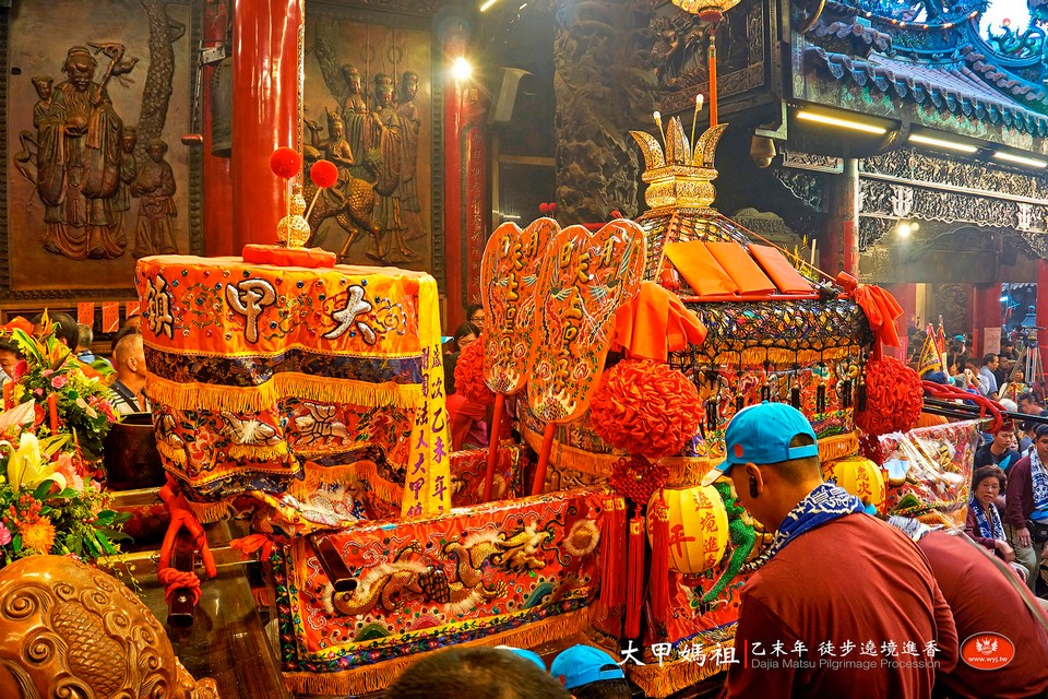 Best places to visit in Taichung Dajia Jenn Lann Temple (1)