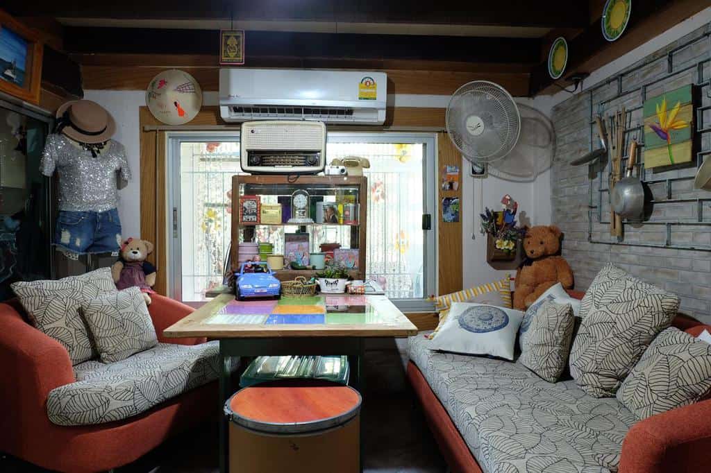 Best hostels in Bangkok Thailand Sud Soi Guest House (1)