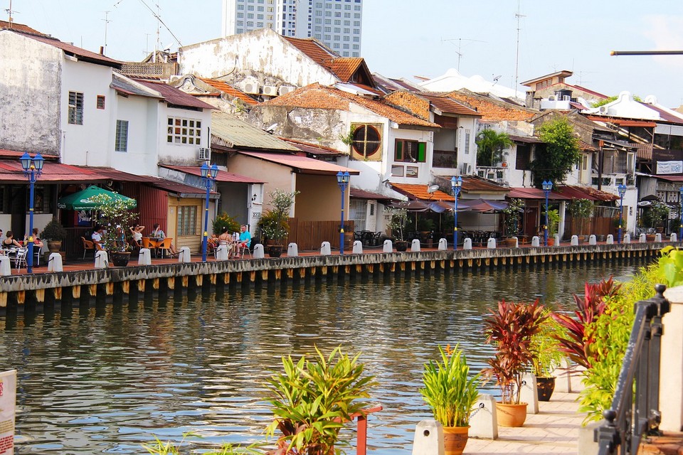Melaka itinerary 1 day Cafe by the Malacca River (1)
