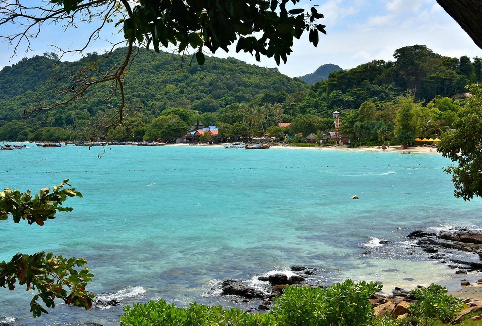 Best beaches in Thailand Laem Tong Beach — Koh Phi Phi (1)