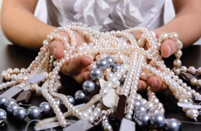 Best things to buy in the Philippines Pearl and pearl jewelry (4)