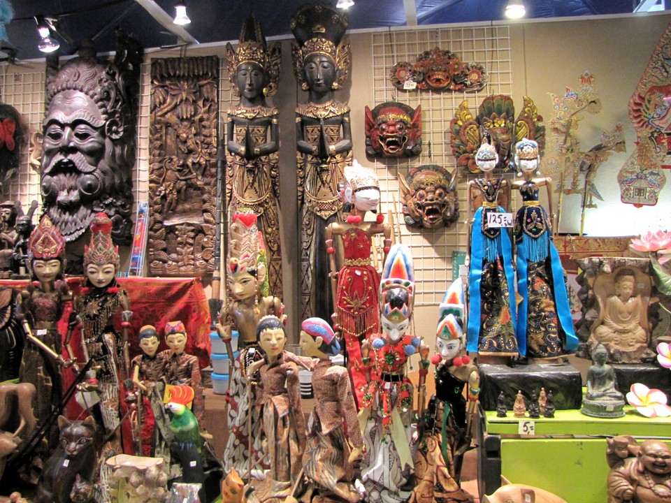 Indonesia famous things Handicrafts 1