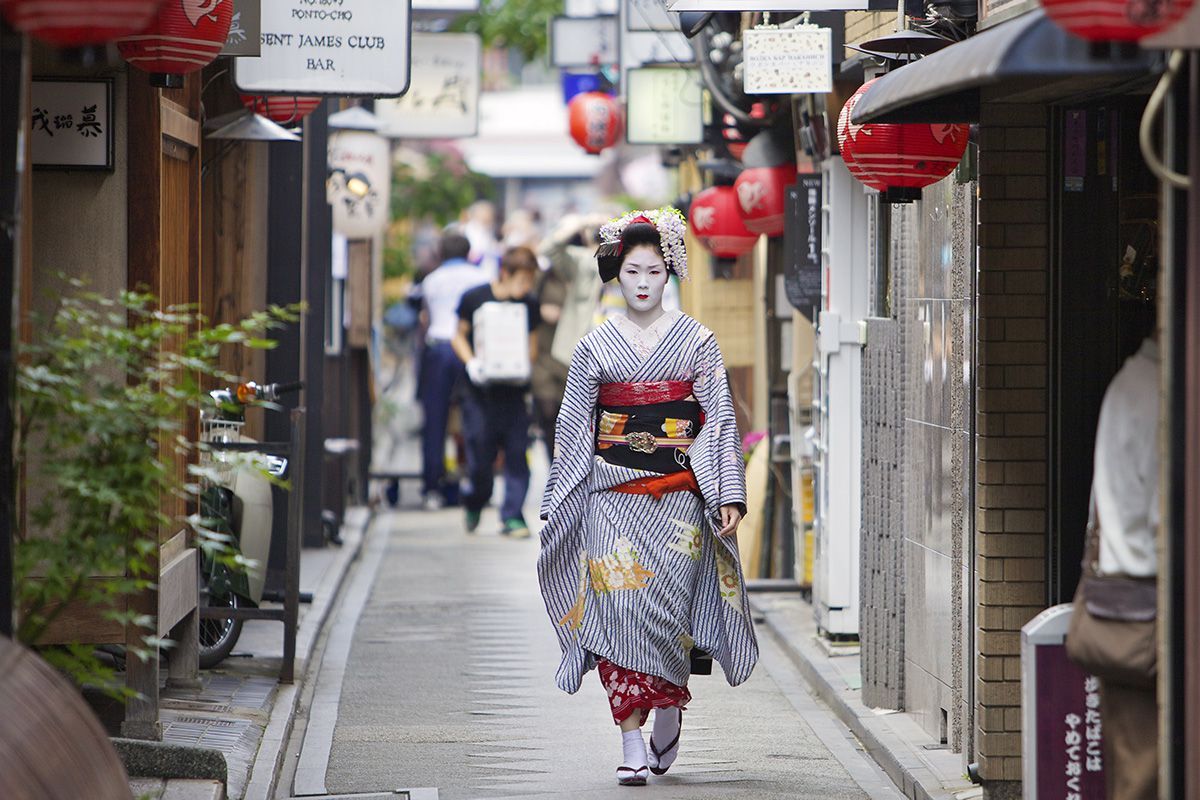geisha in kyoto