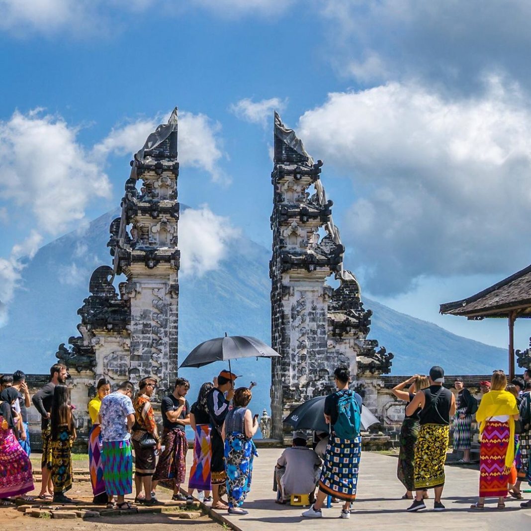 Heaven Gate At Lempuyang Temple (2) - Living + Nomads – Travel Tips ...