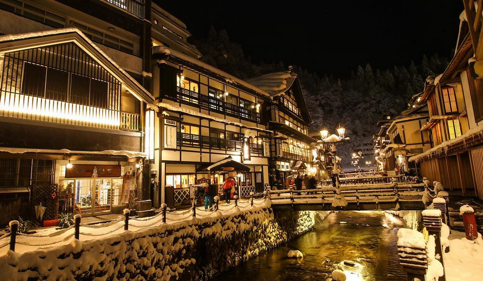 A fanciful scenery in the nightfall of Ginzan Onsen