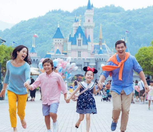 Guide to Buying & Using Hong Kong Disneyland Online Tickets