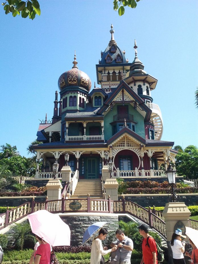 What to do in Hong Kong Disneyland? — 10 Best attractions in Hong Kong ...