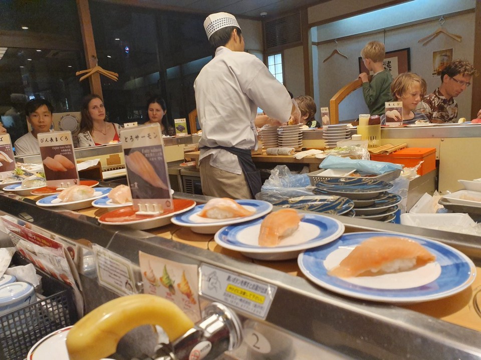 Musashi conveyor sushi restaurant