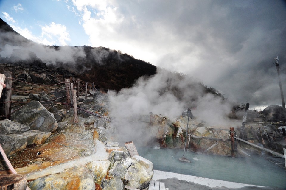 Hot springs - Living + Nomads – Travel tips, Guides, News & Information!