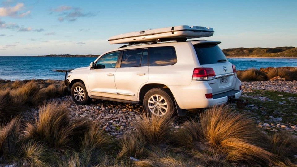 Get off the beaten track in Queensland with four wheel drive hire 5b735cc306d08b18270cf7bf 16X9