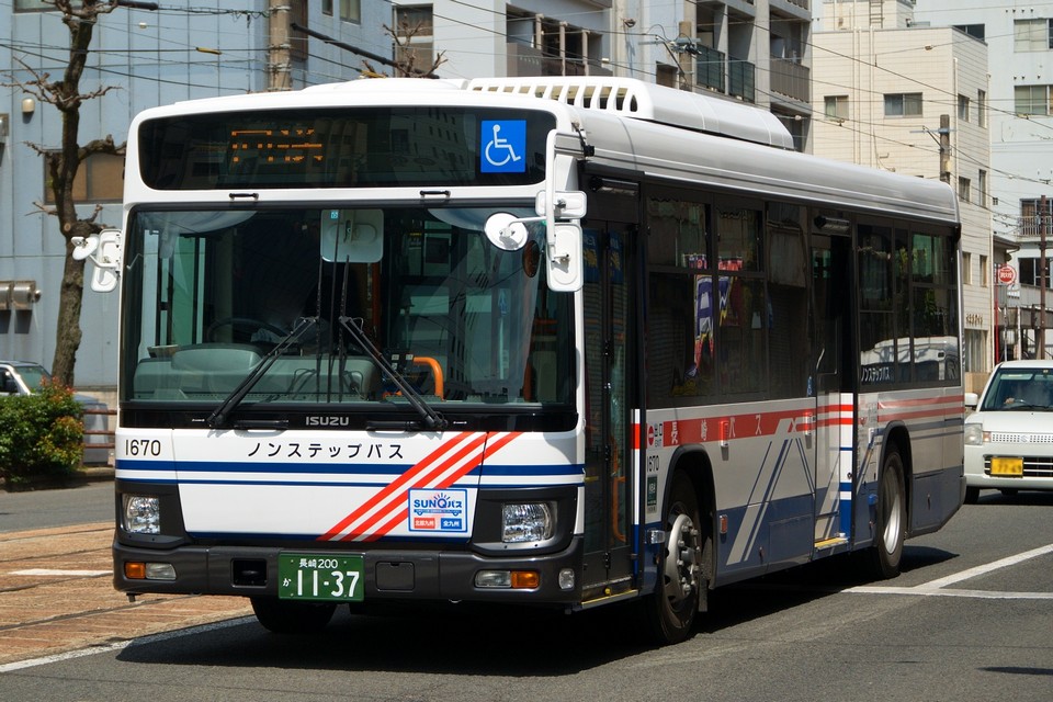 Nagasaki_bus_1670_20170326