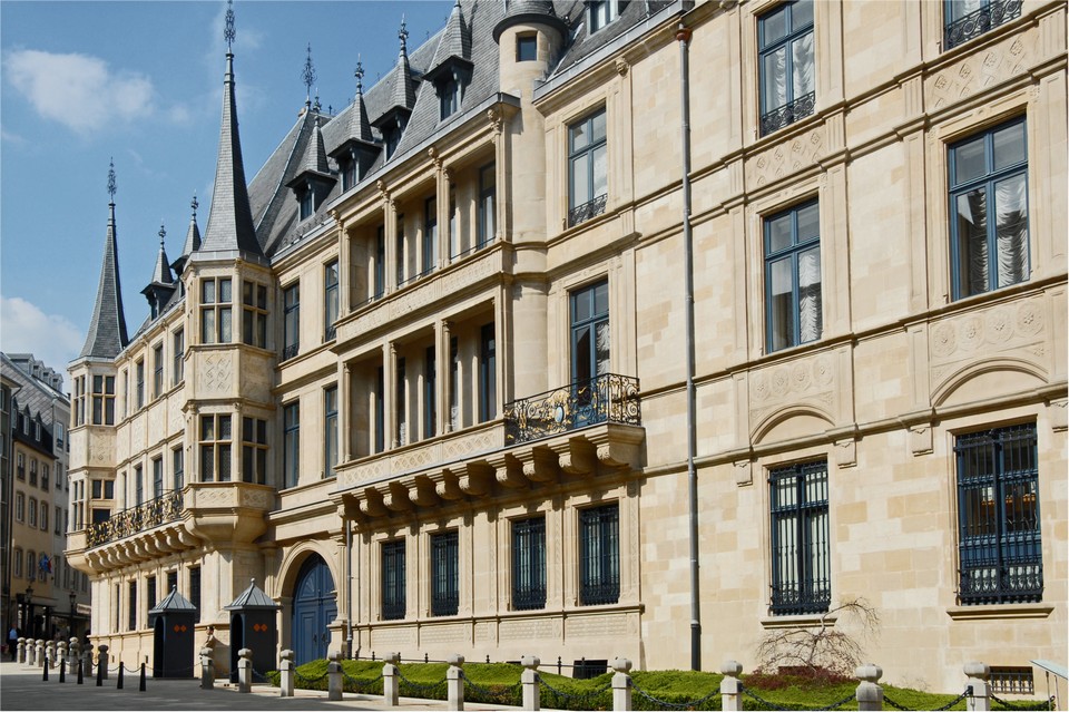 Luxembourg_Grand_Ducal_Palace_01