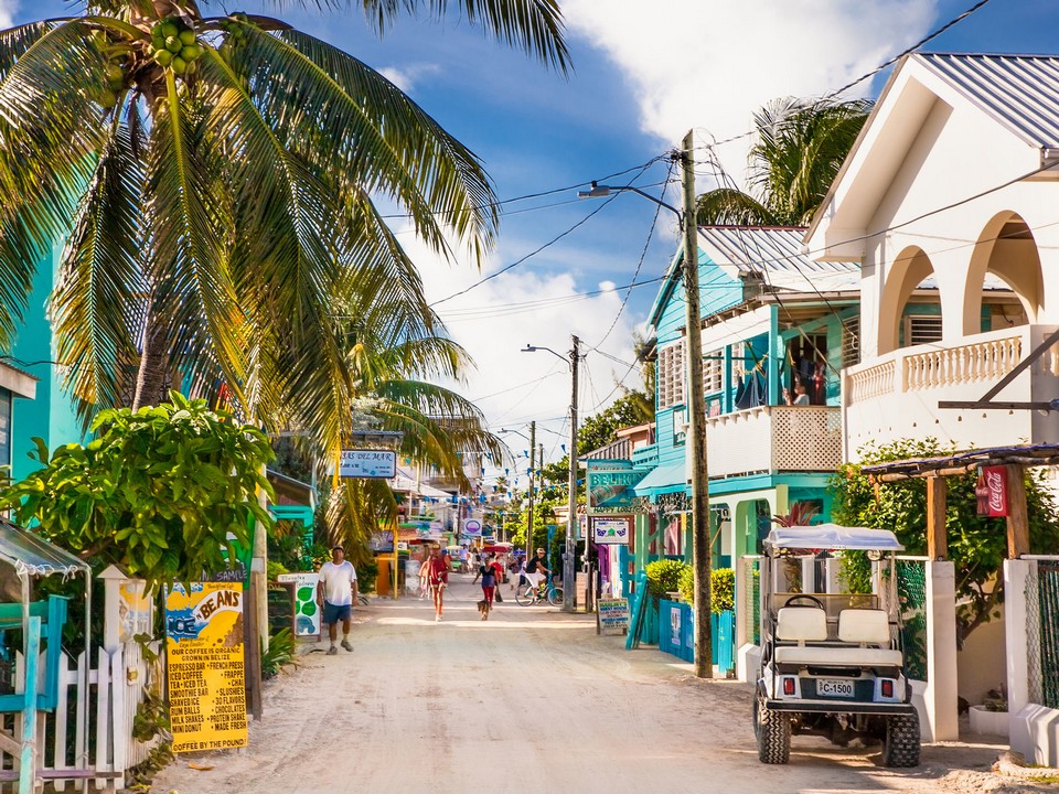 tourist guide to belize