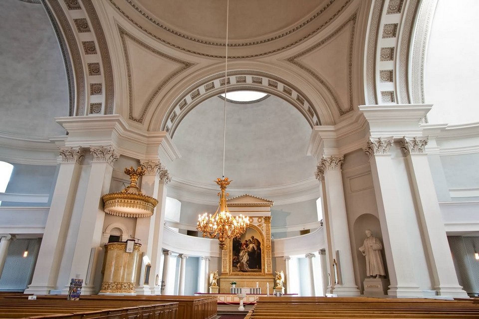 Inside-View-Of-The-Helsinki-Cathedral