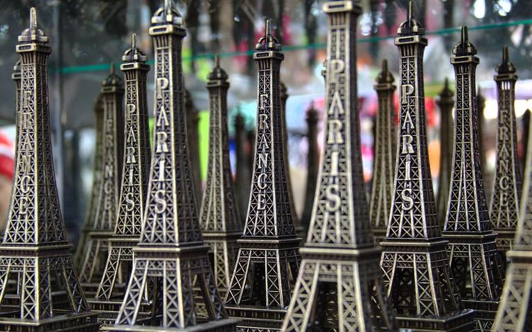paris tourist items