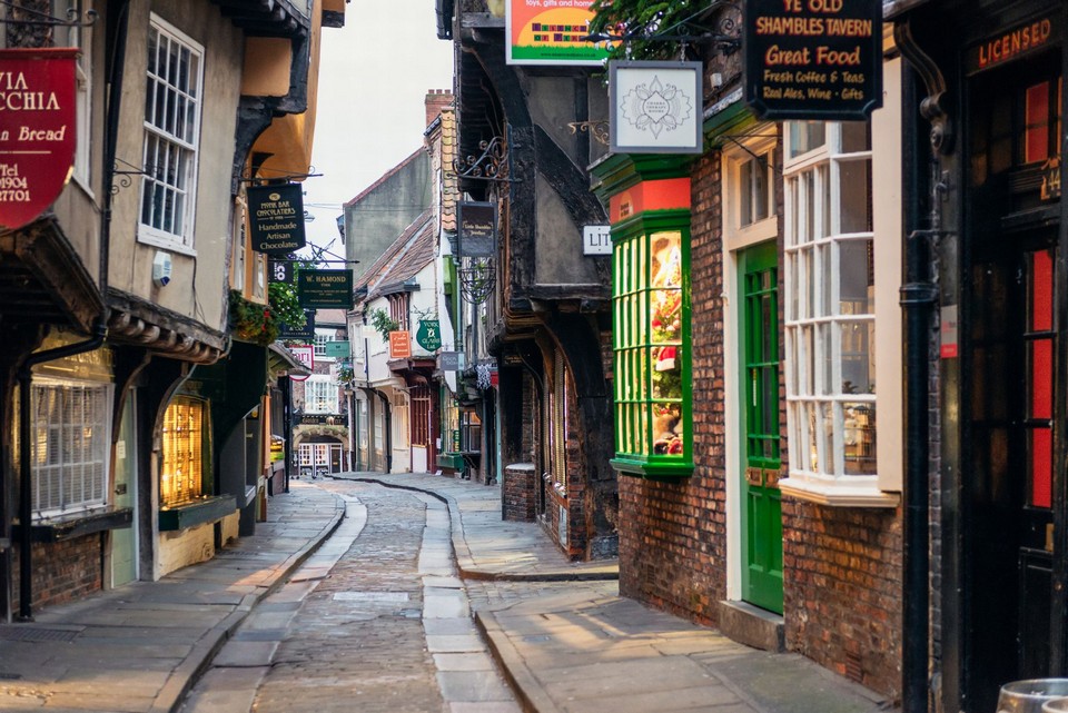 0_The-Shambles-in-York-England