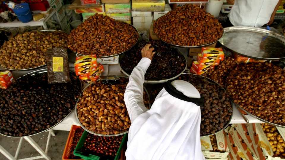 dates market in abu dhabi