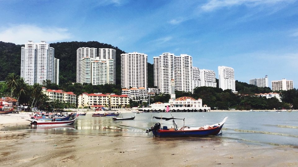 Tanjung Bungah Beach4