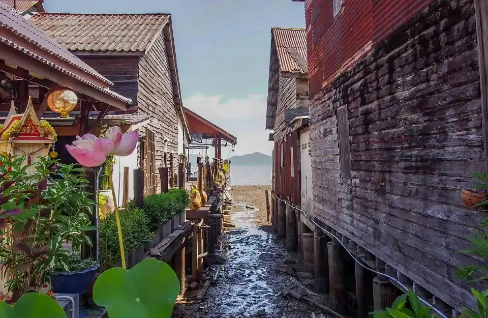 A-Koh-Lanta-Old-Town-F-Helene-Talbot