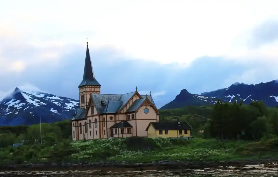 Vaagan church lofoten