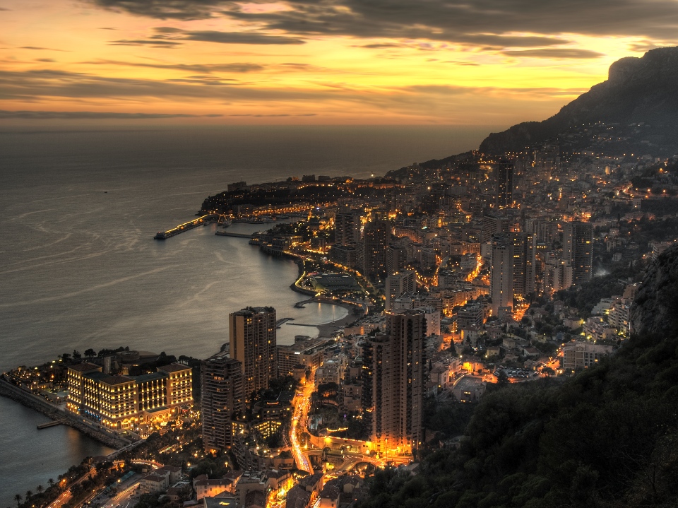 Aerial_view_of_Monaco_at_dusk