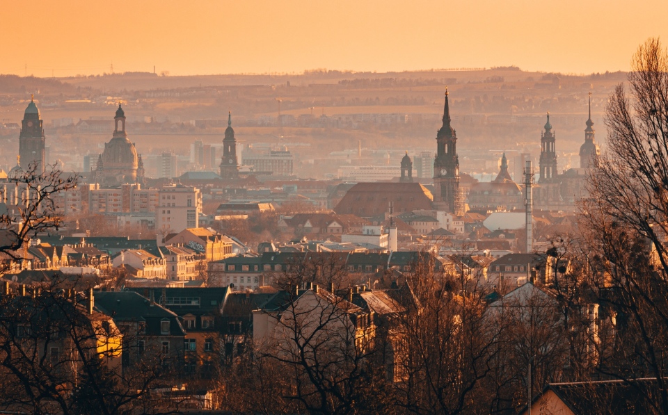 alexander-henke-juLwwE3AtBE-unsplash dresden