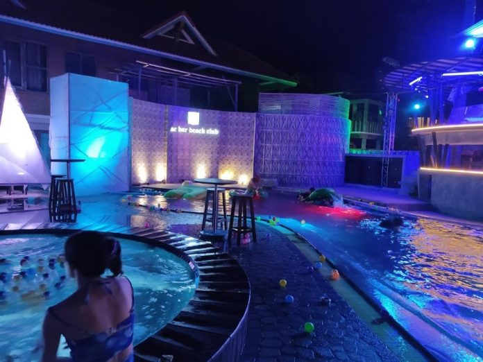 Best nightlife in Koh Tao — 10+ vibrant & best bars in Koh Tao Living