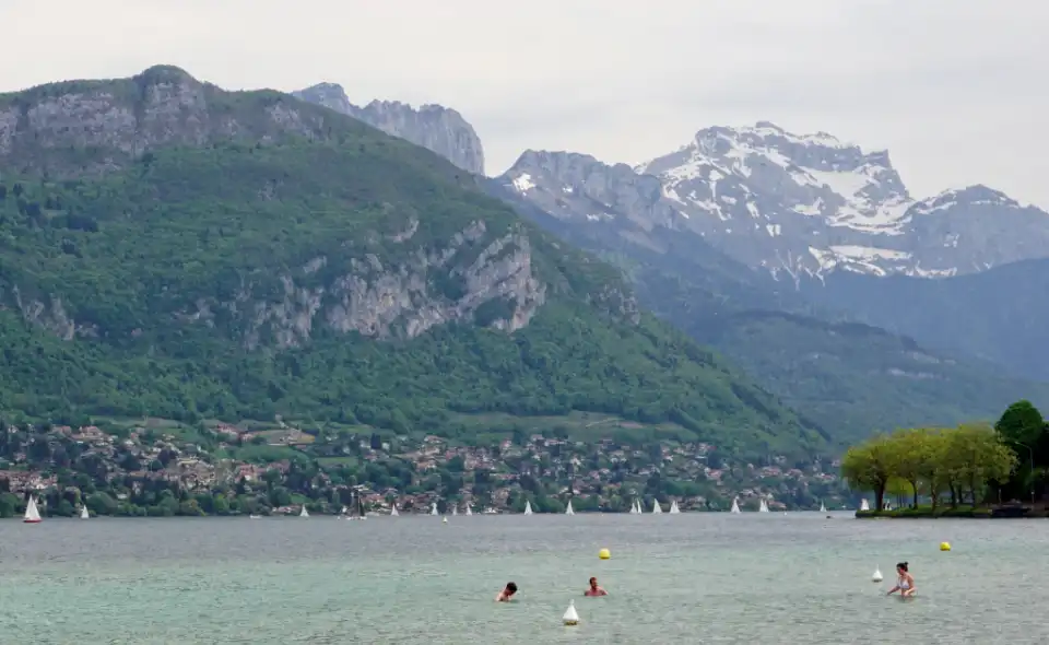 annecy lake